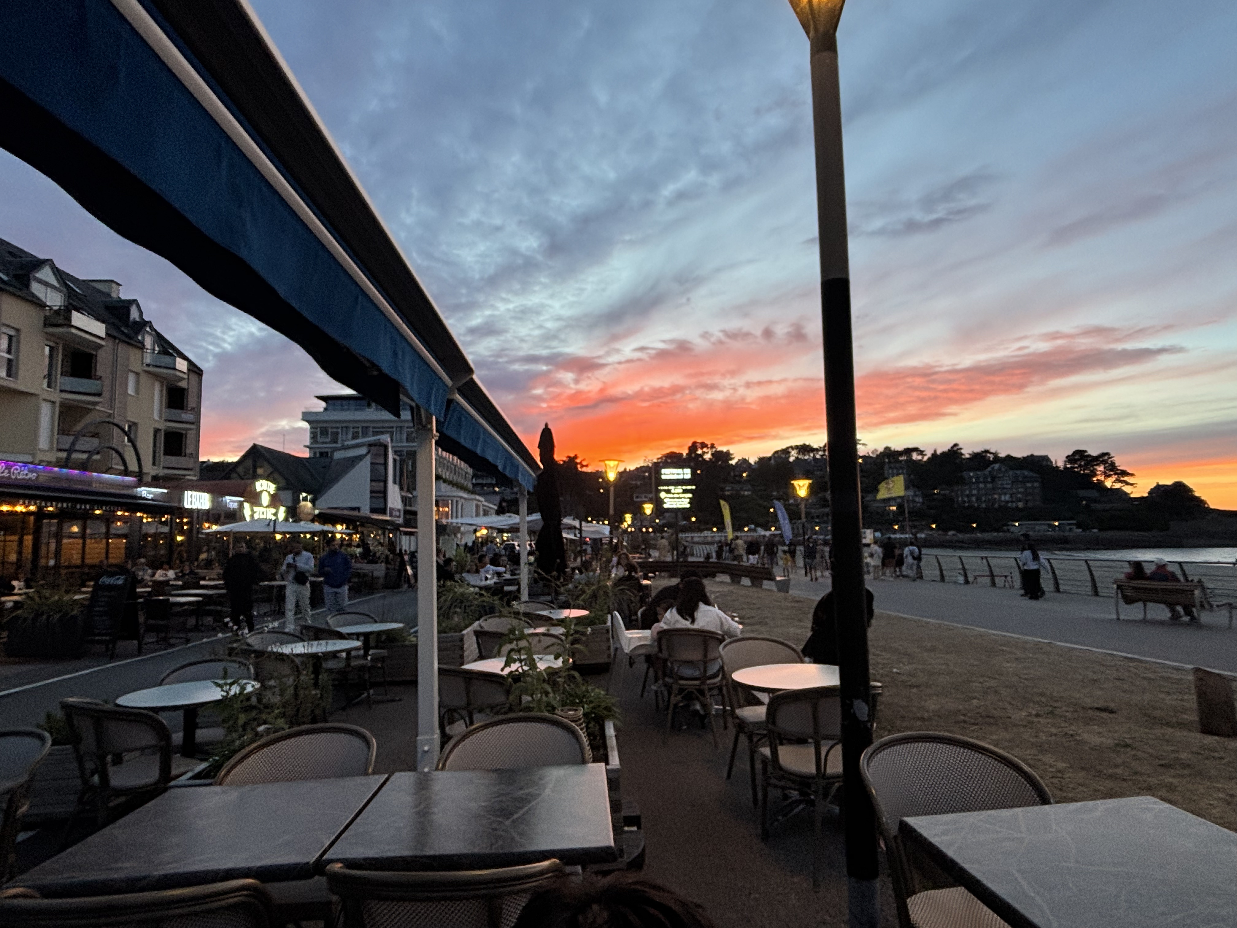Coucher de soleil sur la terrasse de Lo Soli